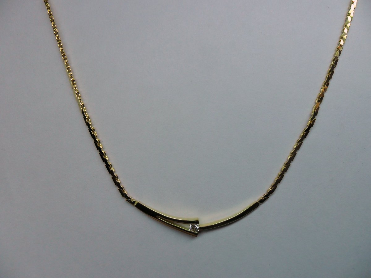 V-Spleet Collier Geelgoud 0.08 crt.